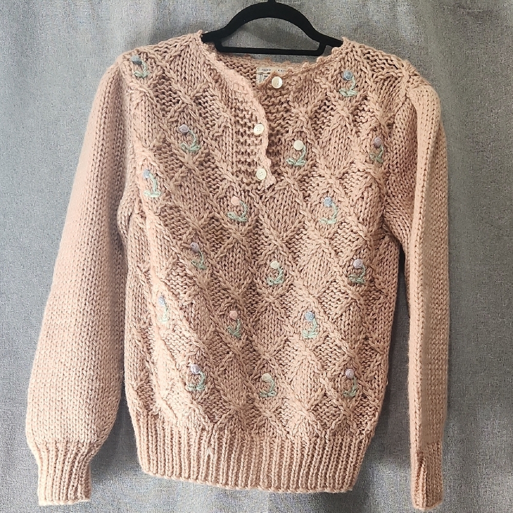 Blush Crew Neck Sweater with Geometric Knit Design